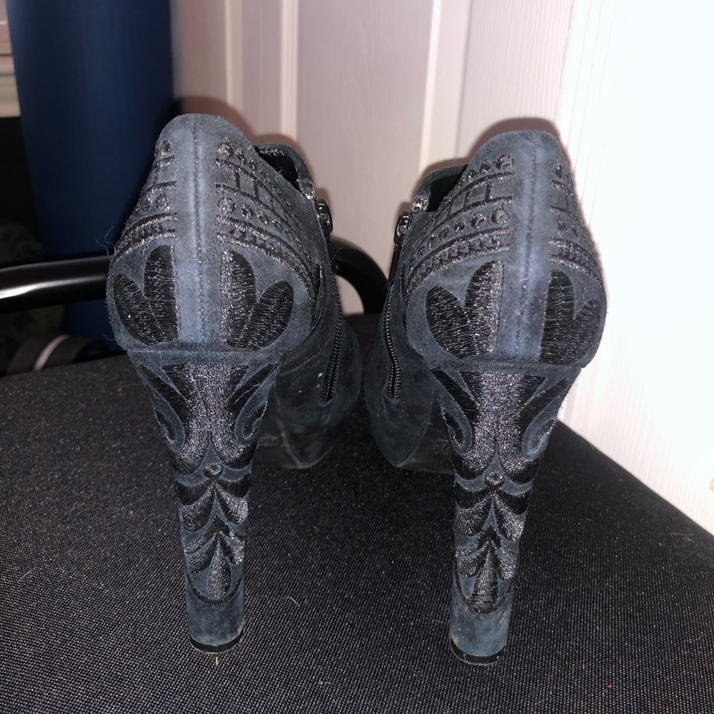 Gianni Bini Booties 😍